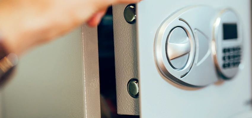 Fingerprint Safe Openers in Topanga, CA